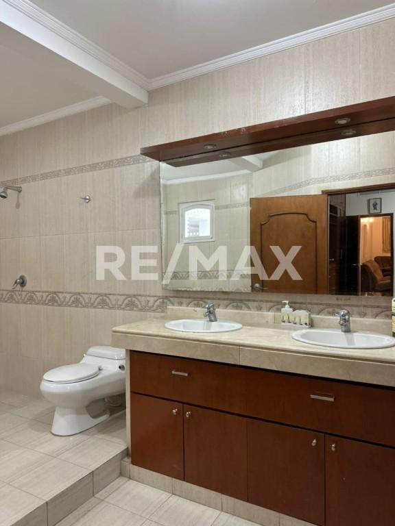 Townhouse en Venta. Riberas del Lago. Remax Millenium en Maracaibo - Imagen 6