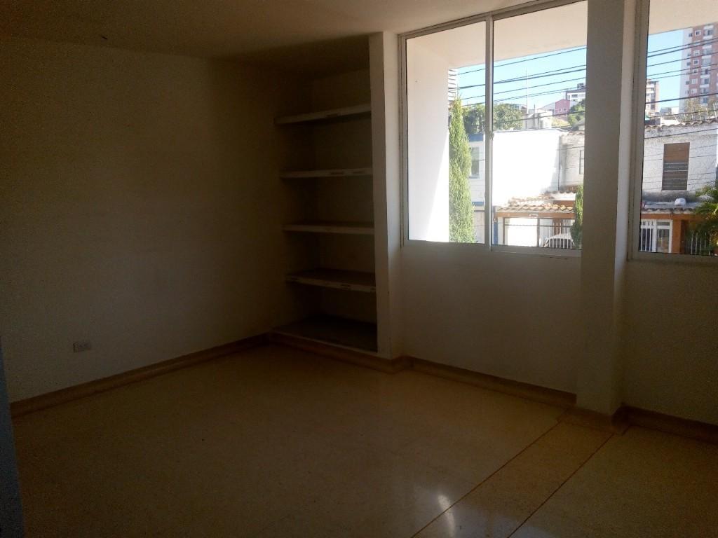 SE ARRIENDA ESPECTACULAR CASA CON LOCAL ! CONUCOS! en Bucaramanga - Imagen 4