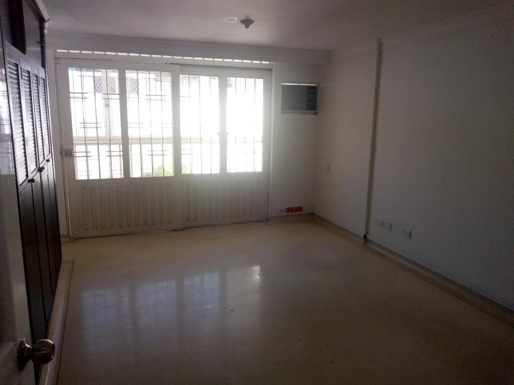 SE ARRIENDA ESPECTACULAR CASA CON LOCAL ! CONUCOS! en Bucaramanga - Imagen 3