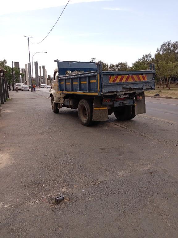 MZINDA RUBBLE REMOVAL 0846304655 in Randburg - Image 8