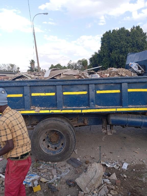 MZINDA RUBBLE REMOVAL 0846304655 in Randburg - Image 9