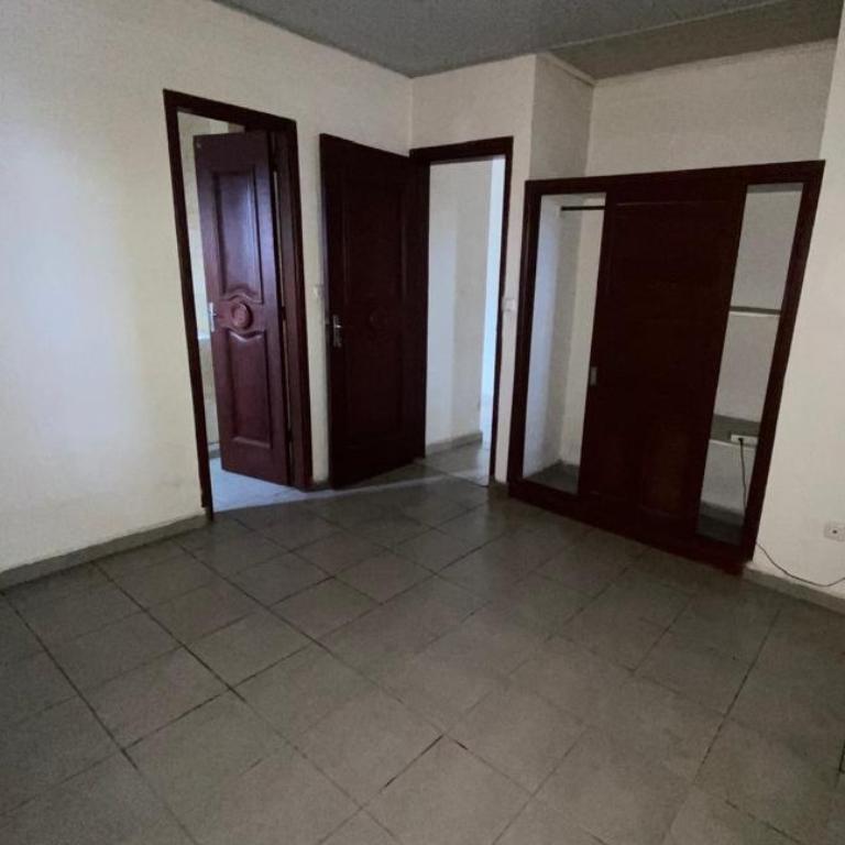 STUDIO HAUT STANDING DISPONIBLE À BALI à Douala - Photo 2