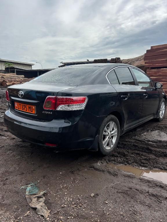 Véhicule Avensis au Cameroun - Photo 5