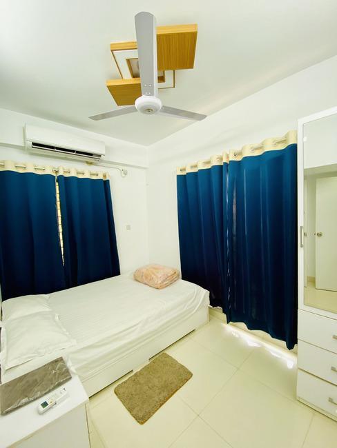 Furnished Two-Bed Flat Rent in Bashundhara R/A in Bangladesh - Image 5