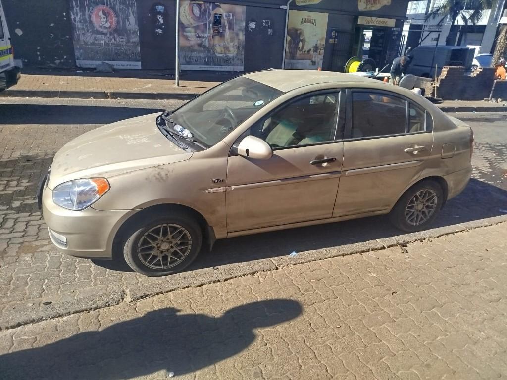 HYUNDAI ACCENT CAR AVAILABLE FOR SALE..R3,5000 BUY AND DRIVE in Roodepoort - Image 1