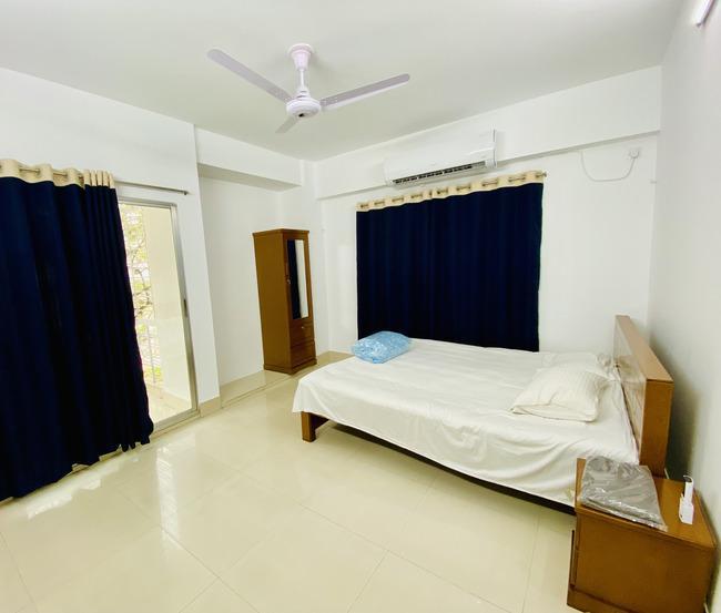 Furnished 2-Bed Flat Rent in Bashundhara R/A in Bangladesh - Image 4