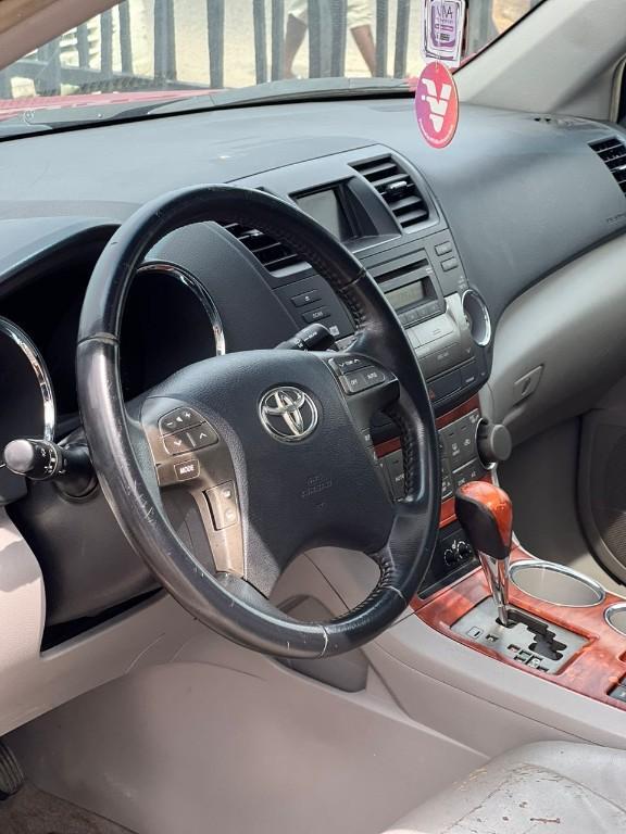 Clean Toyota highlander in Nigeria - Image 6