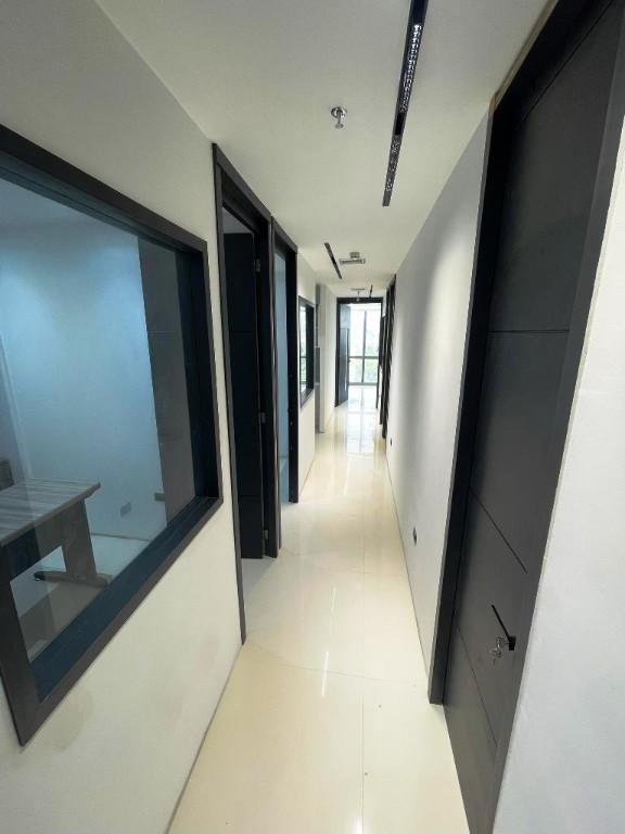OFICINA - LOS DOS CAMINOS - 89 Mts2 en Venezuela - Imagen 3