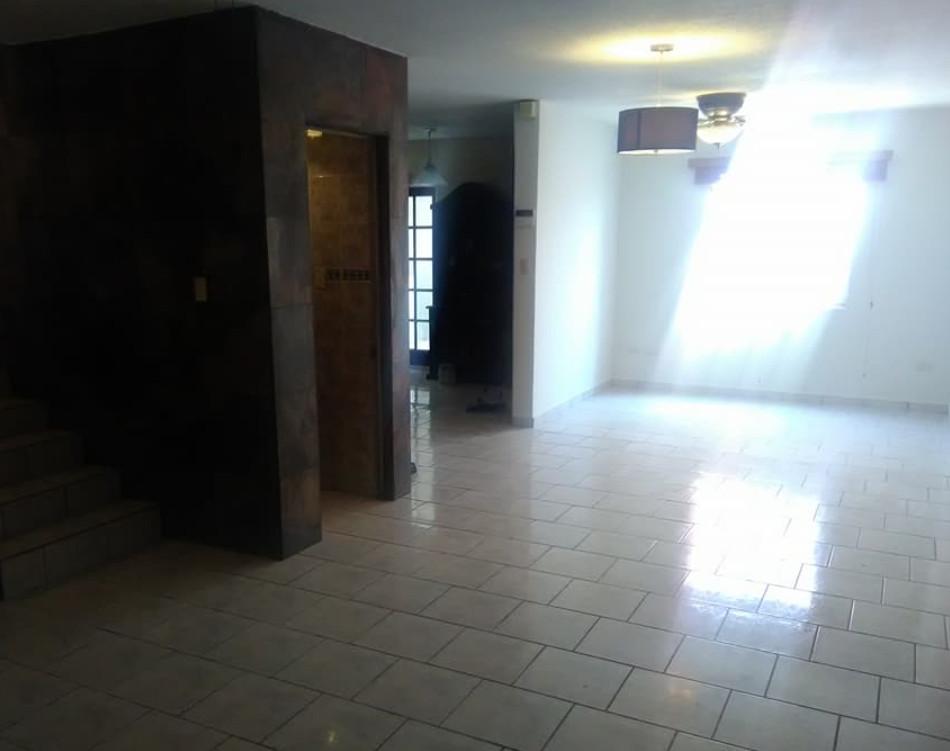 BONITAS CASA EN LAS FUENTES SECCION LOMAS en Reynosa - Imagen 2