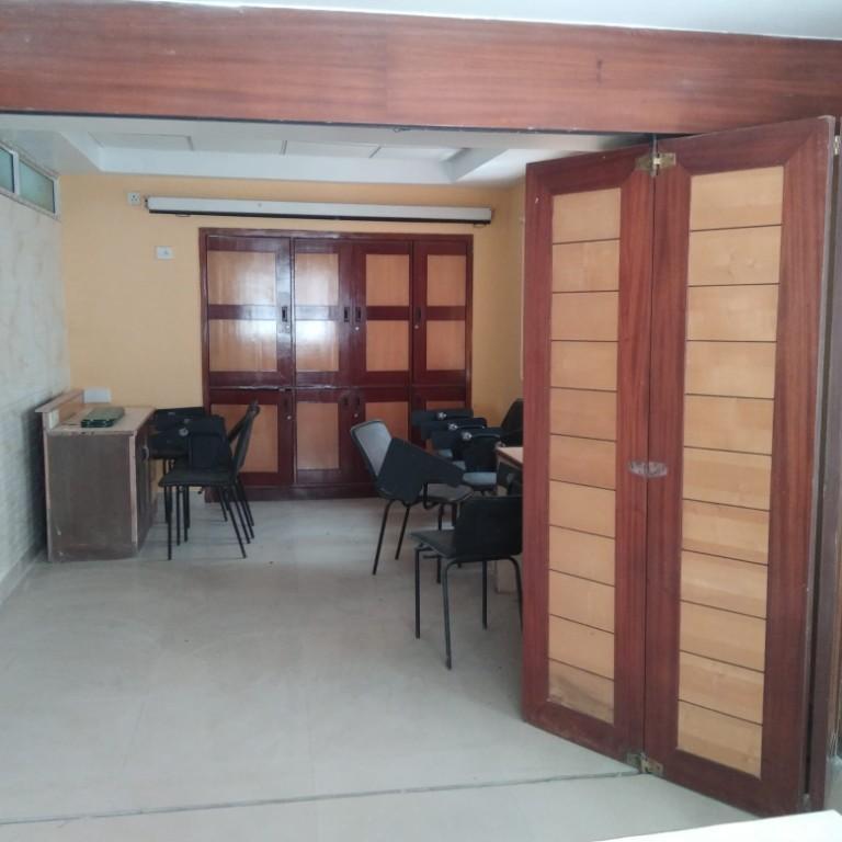 Fully Furnished Commercial Office Rent At EM Bypass in India - Image 7