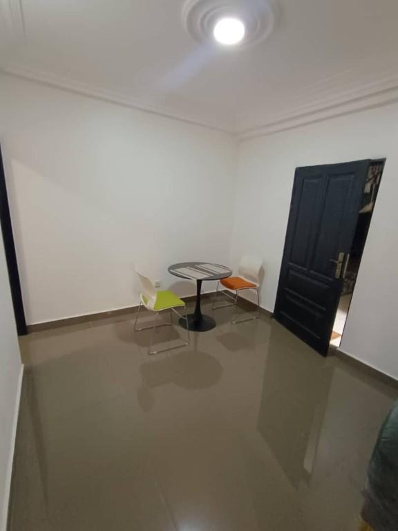 Studio à louer à makepe au Cameroun - Photo 2