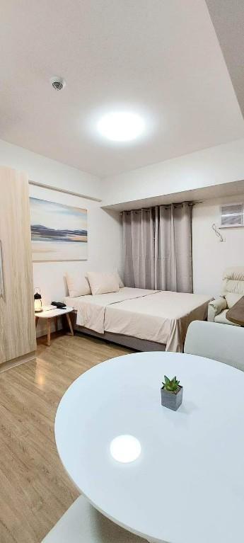 Fully Furnished Studio for Rent Solinea Tower 3 in Consolacion - Image 1