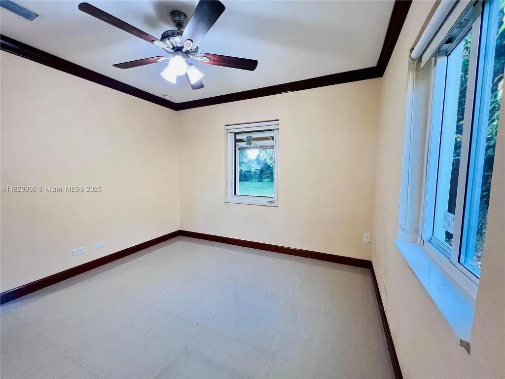 SINGLE FAMILY HOME FOR RENT in Hialeah - Image 8