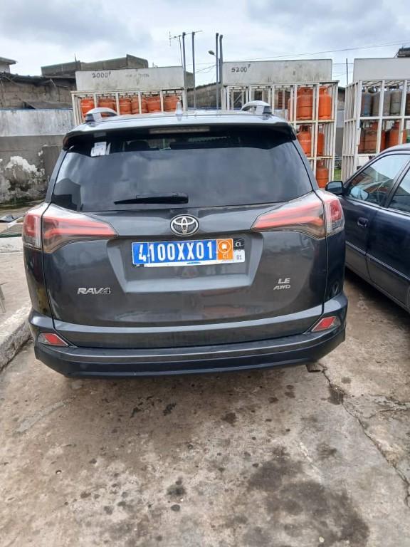 TOYOTA RAV 4 2018 à Abidjan - Photo 2