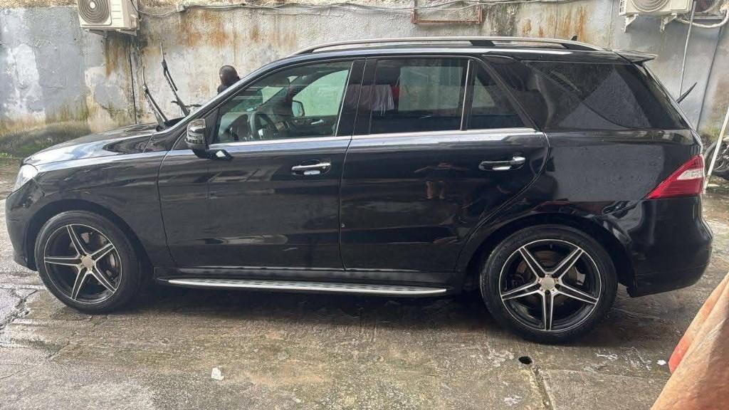 MERCEDES ML 350 4MATIC à Abidjan - Photo 10