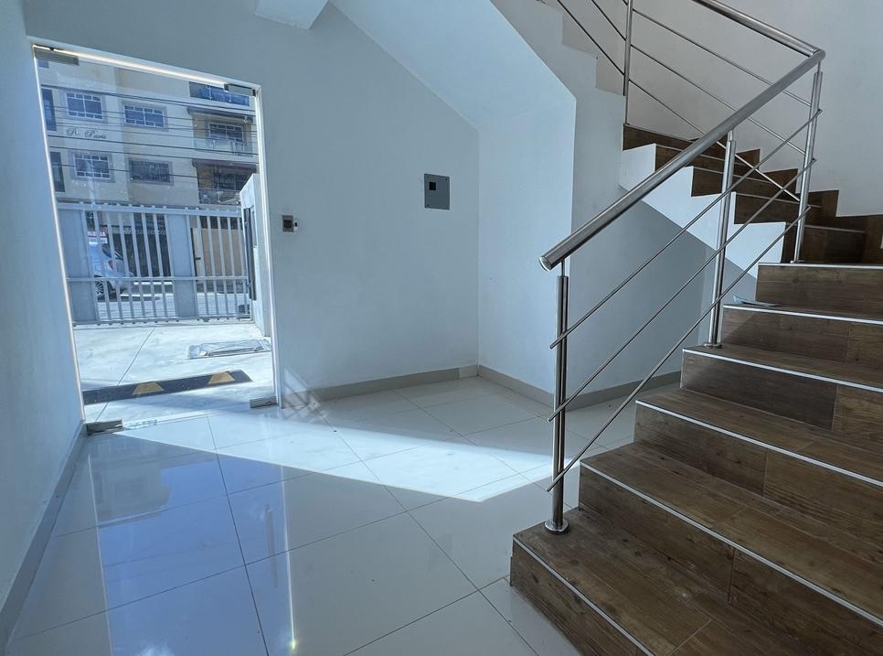 APARTAMENTO PRIMER NIVEL CON PATIO LOS ALAMOS. en Santiago - Imagen 7