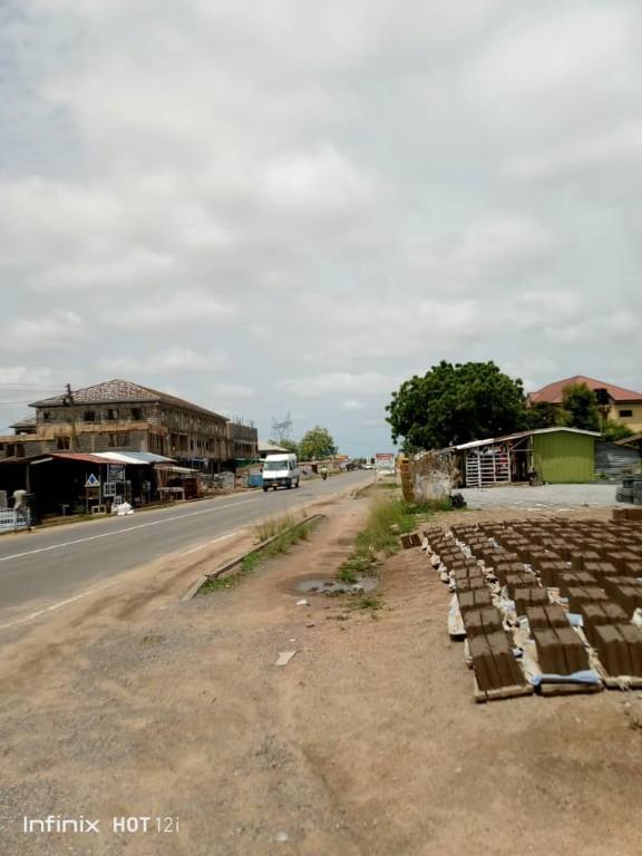 MAIN ROAD REGISTERED 2PLOTS KASOA* in Accra - Image 1