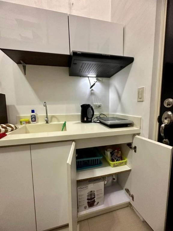 Loft Type Unit for Rent BLOQ Residences Sikatuna in Consolacion - Image 8