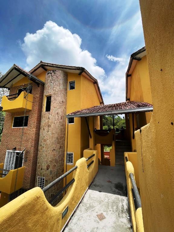 APARTAMENTO - LA UNIÓN - 116 Mts2 en Caraballeda - Imagen 2
