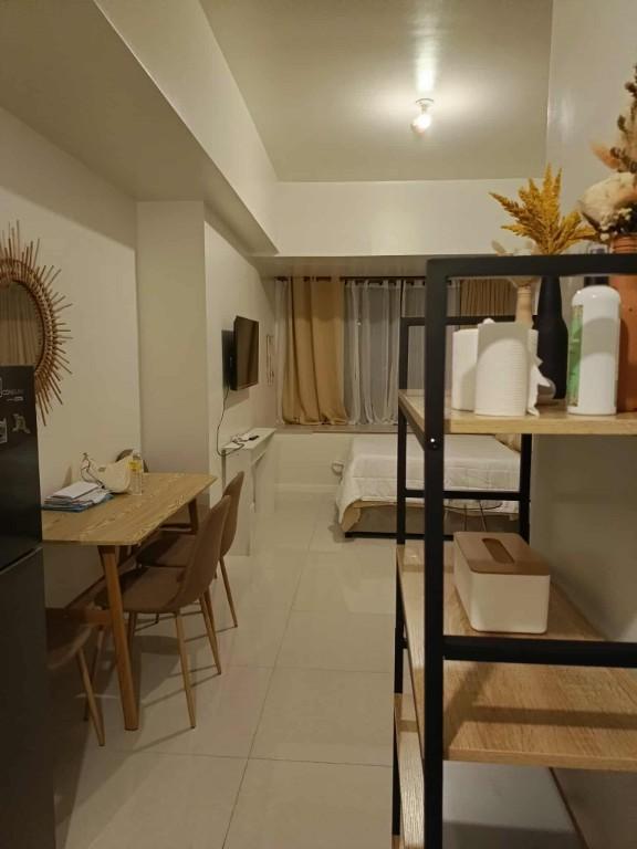 Fully Furnished Studio for Rent Mandani Bay Tower 2 in Consolacion - Image 2