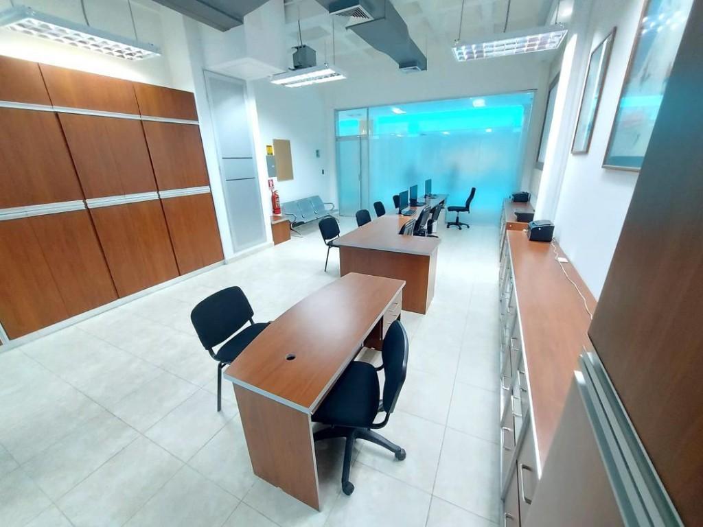 En venta local oficina en exclusivo Centro Empresarial Lecheria en Lecherías - Imagen 3