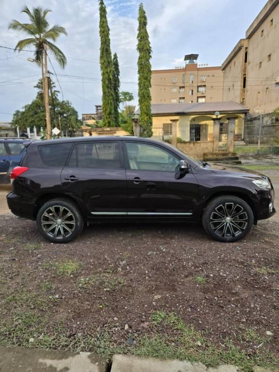 TOYOTA RAV4 ANNÉE 2012 7 PLACES au Cameroun - Photo 4