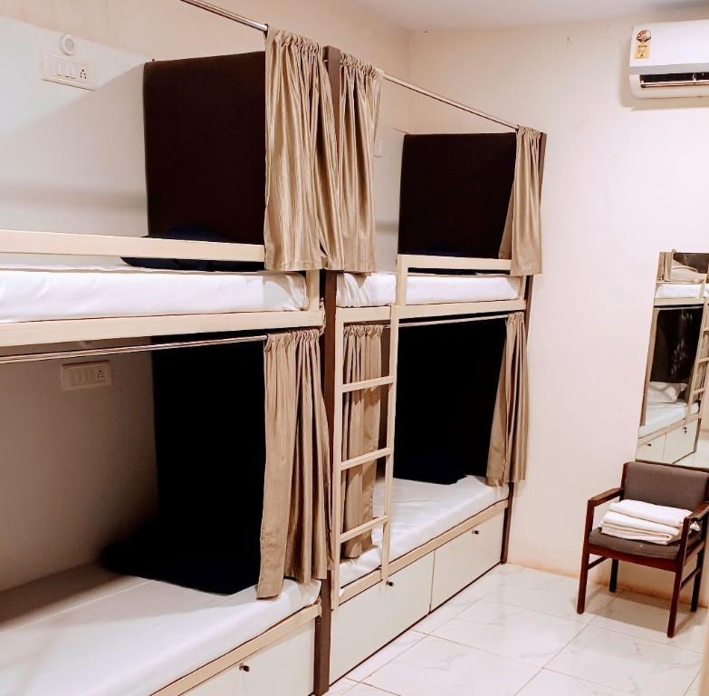 Dormitory Per Day , Per Day Room Rent in Andheri East - Image 1