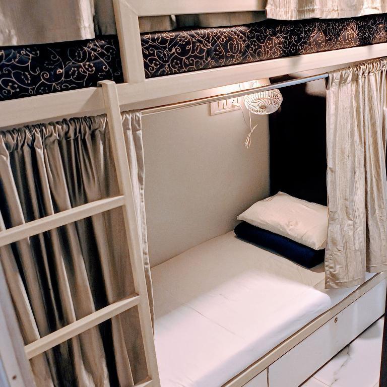 Dormitory Per Day , Per Day Room Rent in Andheri East - Image 4