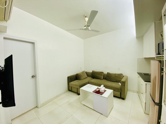 2-Room Furnished Flat Rent in Bashundhara R/A in Dhaka - Image 3