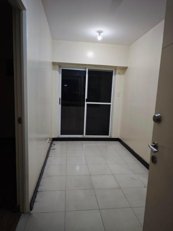 Spacious 1BR Corner Condo for Lease – One Castilla Place, Quezon in Pansol - Image 2