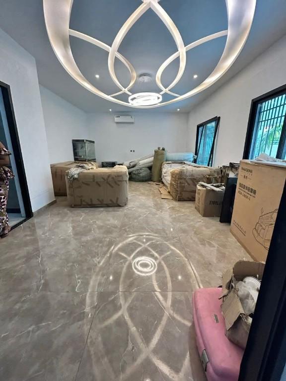 Location d'un Triplex 8 Pièces + 1 Dpdce Riviera Synacass-ci à Abidjan - Photo 2