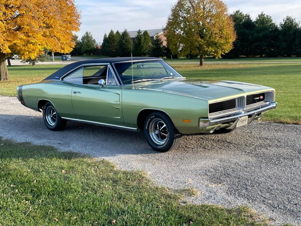1969 Dodge Charger RT 4 speed RWD in Queens - Image 1