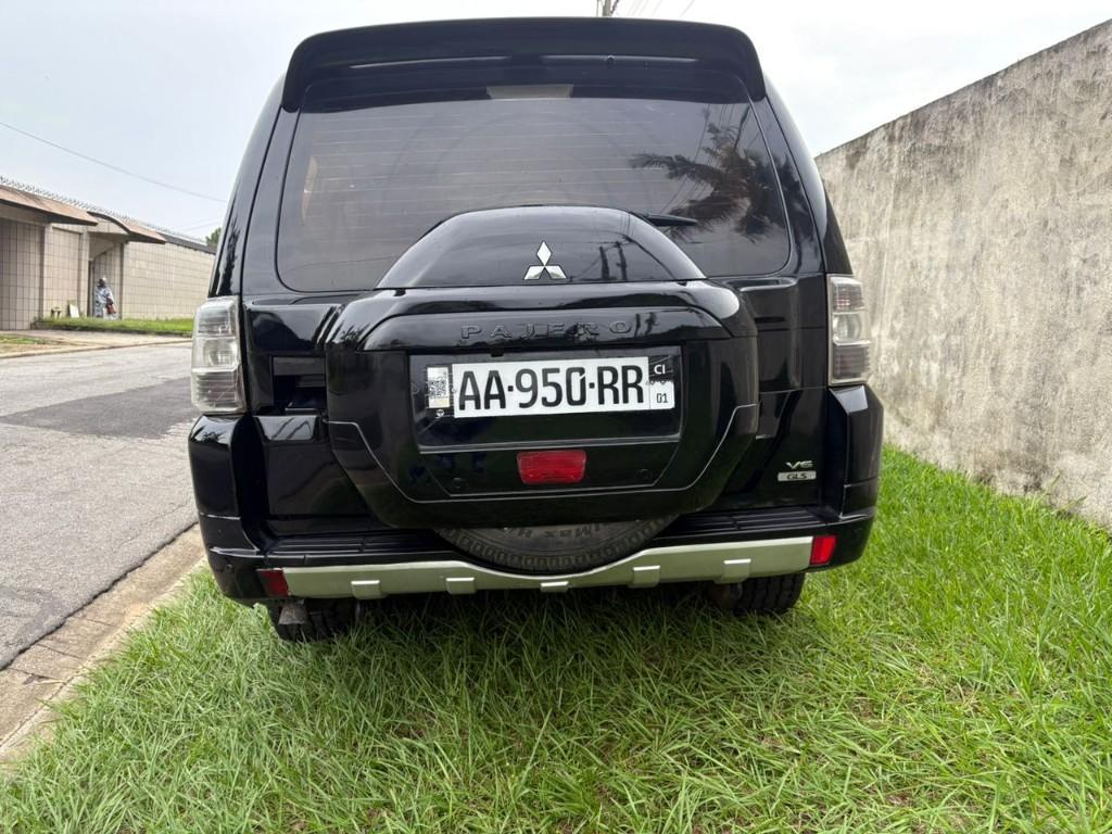 MITSUBISHI PAJERO à Abidjan - Photo 2