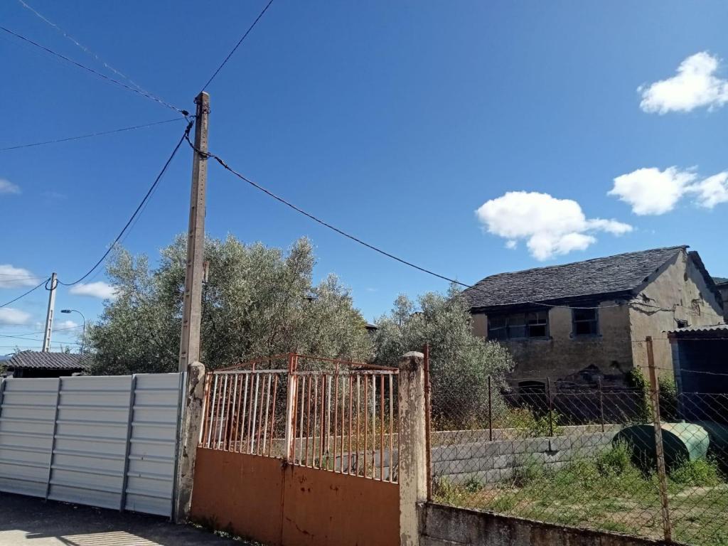 PARCELA RÚSTICA EN ARMILLA en Ponferrada - Imagen 1