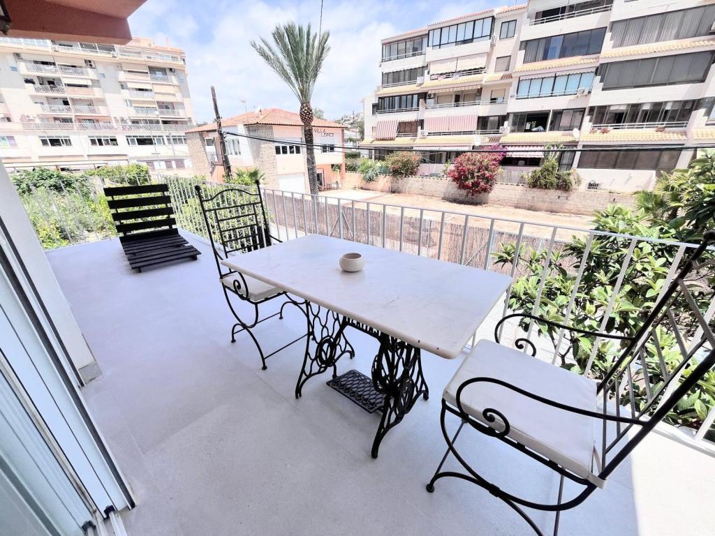 SE VENDE SOLAR RÚSTICO EN PORTOL en Altea - Imagen 1