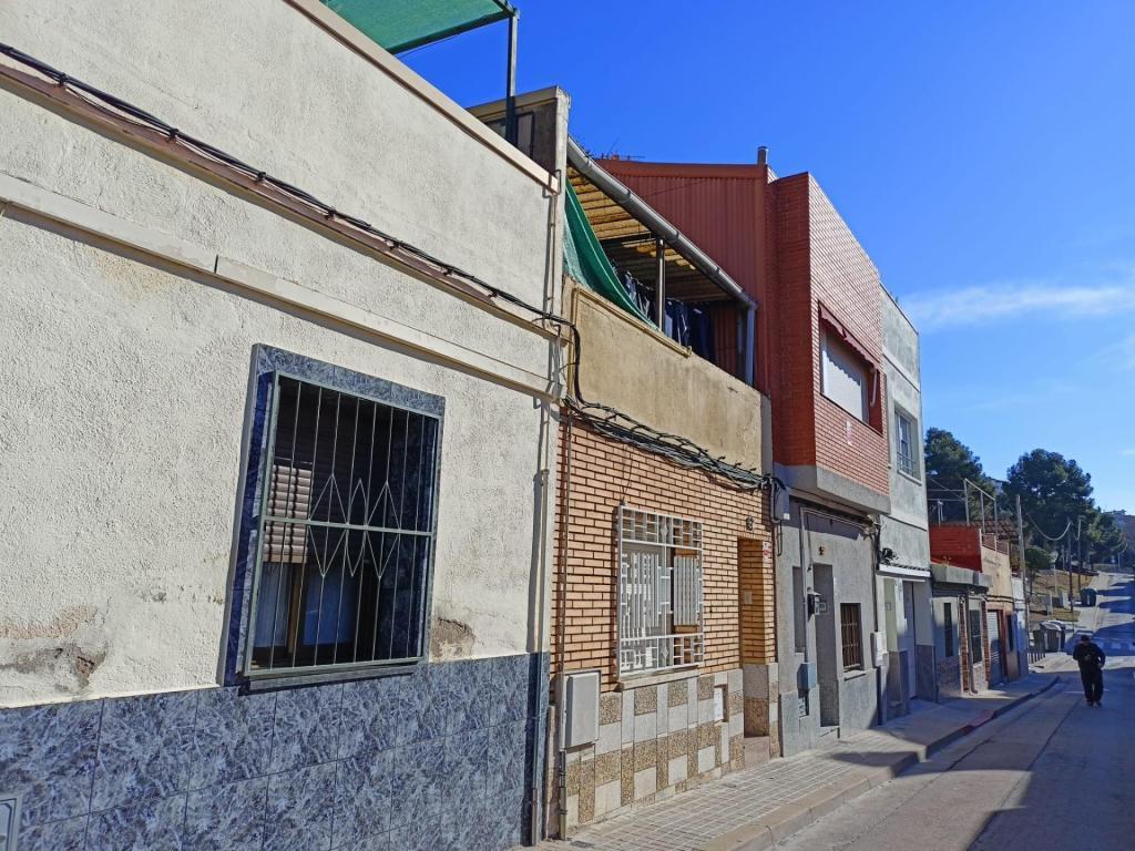 ESPECTACULAR CASA A SANT FELIU DEL RACÓ en Barcelona - Imagen 1