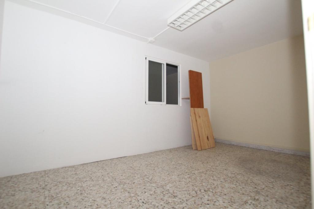 Nave industrial con parcela edificable en Tudela - Imagen 1