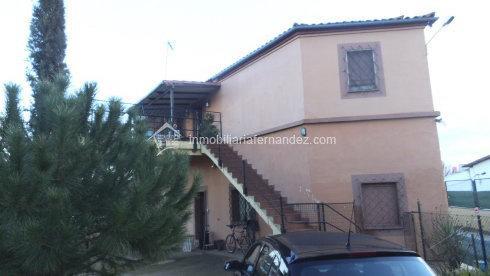 PARCELA RUSTICA JUNTO A URBANIZACIÓN en Cáceres - Imagen 1