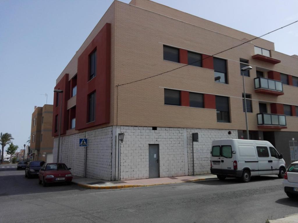 APARTAMENTOS RECIÉN RENOVADOS EN UN ESTILO MODERNO CON … en Almería - Imagen 1