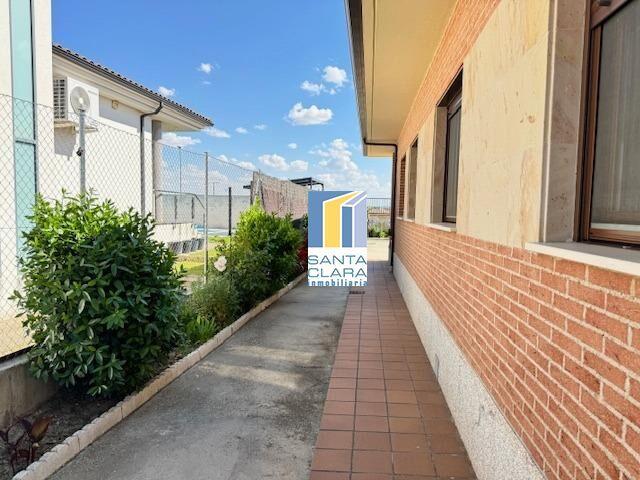 FANTASTICO ADOSADO TOTALMENTE REFORMADO, CON PISCINA … en Zamora - Imagen 1