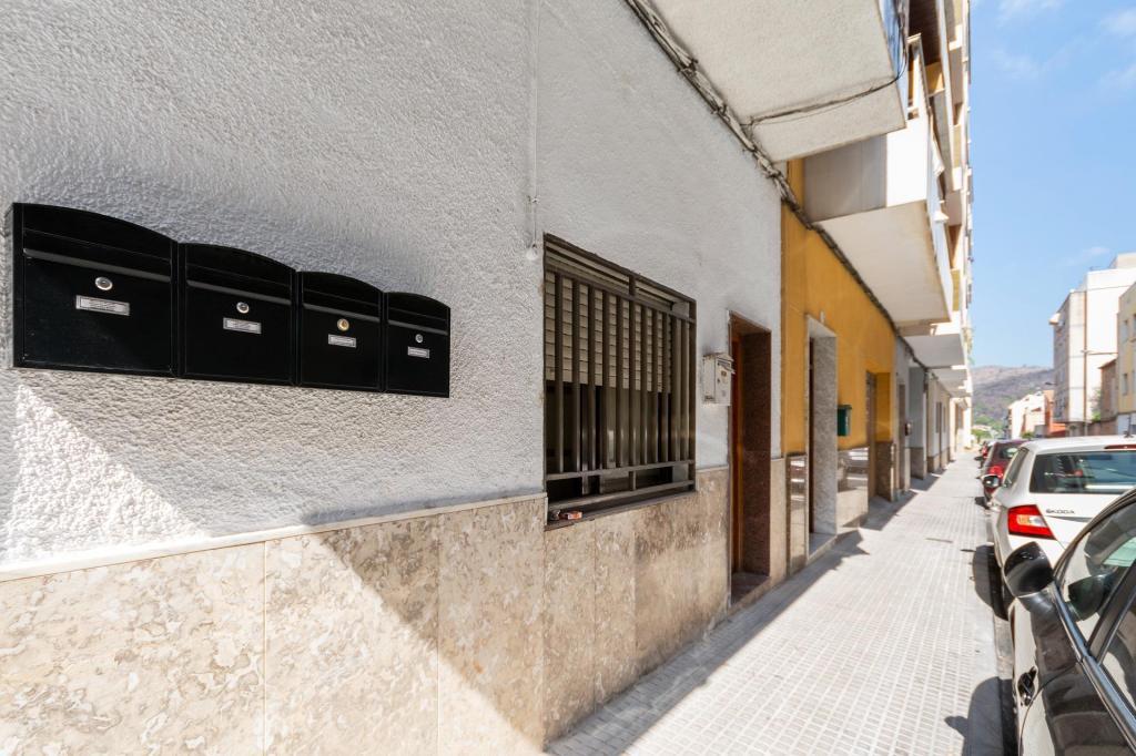 LOCAL COMERCIAL EN VILA-REAL en Oliva - Imagen 1