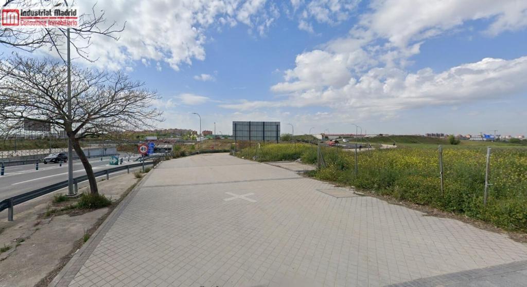 PISO CON DOS DORMITORIOS Y DOS BAÑOS EN EDIFICIO EN … en Boadilla del Monte - Imagen 1