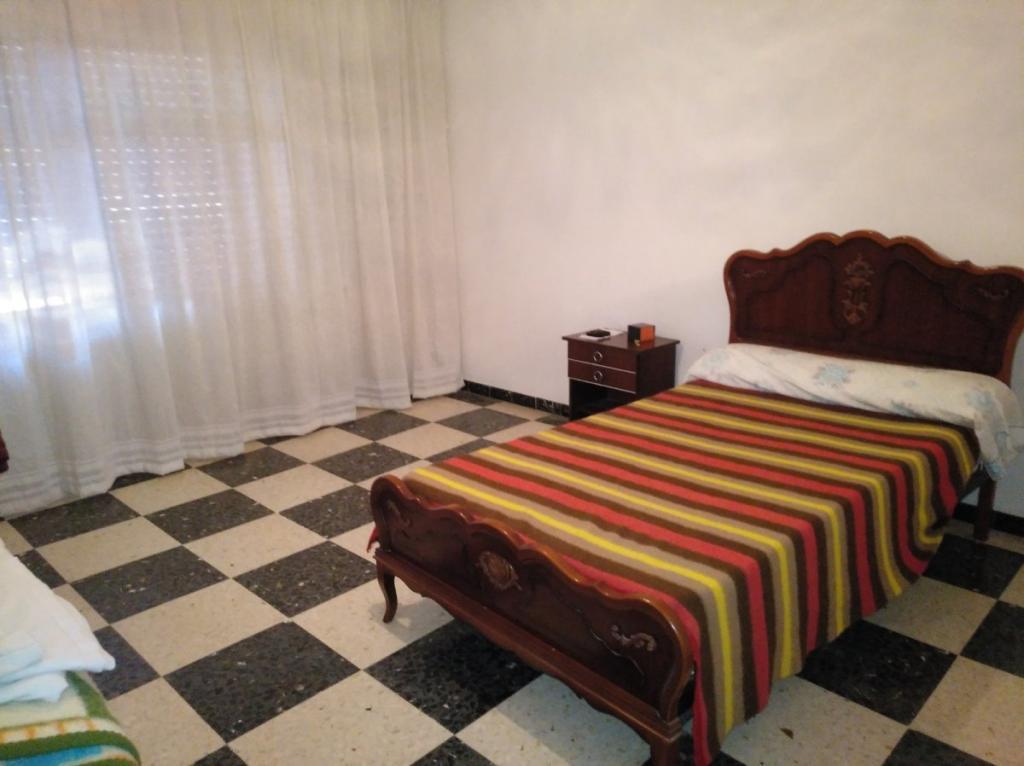 SE VENDE CASA CON NAVE en Almansa - Imagen 1