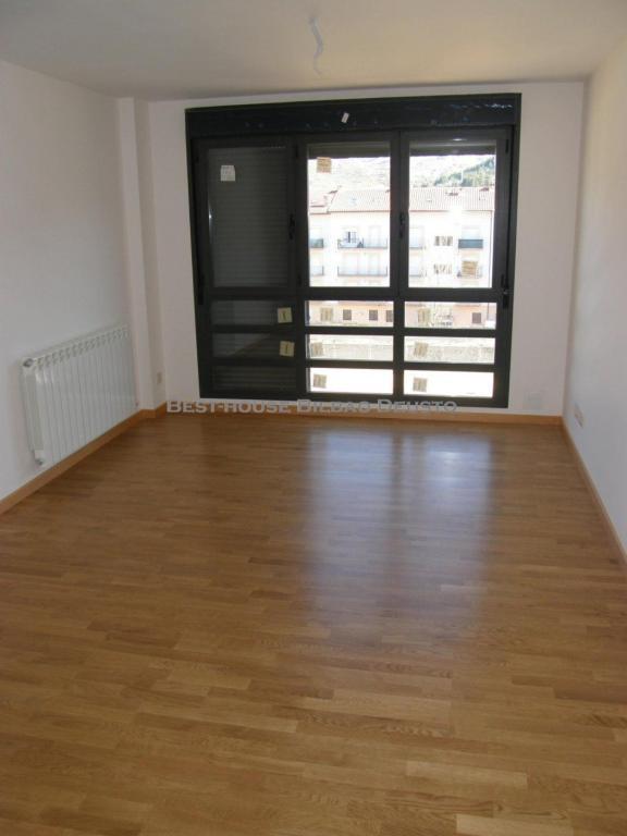 MODERNO APARTAMENTO DE RECIENTE CONSTRUCCIÓN CON VISTAS … en Miranda de Ebro - Imagen 1