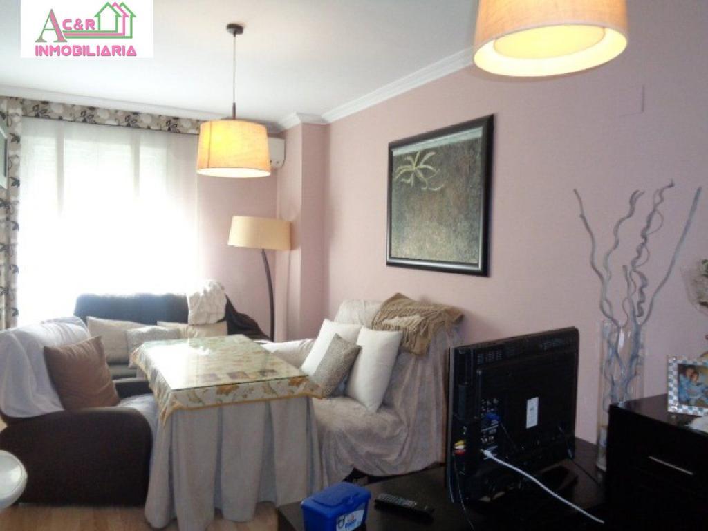 APARTAMENTO DE 2 DORMITORIOS CON PISCINA, VISTAS DESPEJADAS … en Cabra - Imagen 1