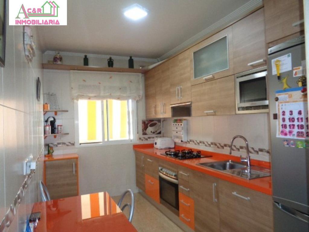 ÁTICO CON TERRAZA en Cabra - Imagen 1