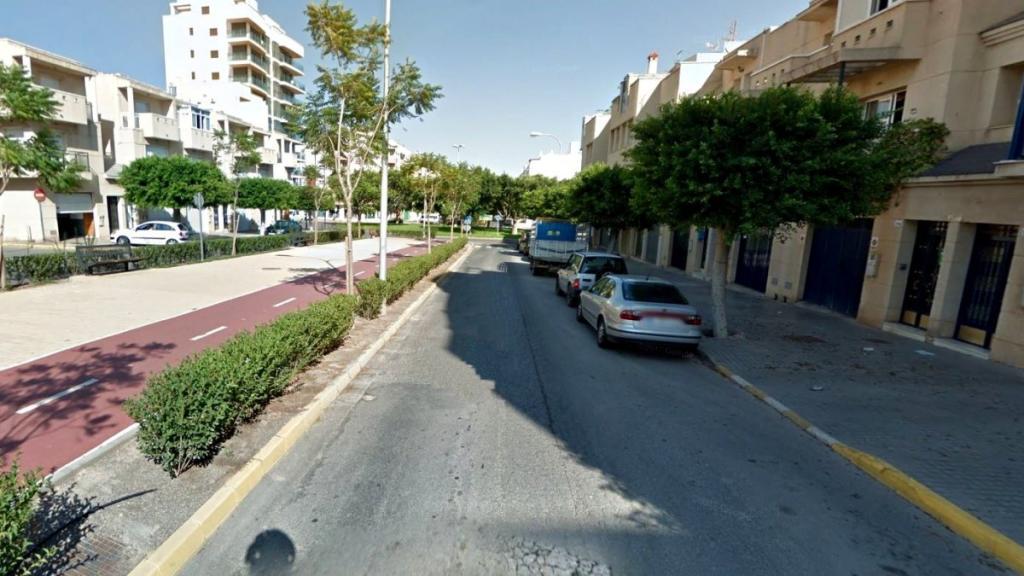 OPORTUNIDAD ÚNICA: DOS LOCALES COMERCIALES COMUNICADOS … en El Ejido - Imagen 1