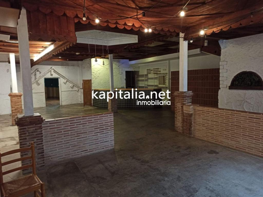FABULOSO ADOSADO CON PISCINA COMUNITARIA, IDONEO PARA FAMILIAS en Carcaixent - Imagen 1