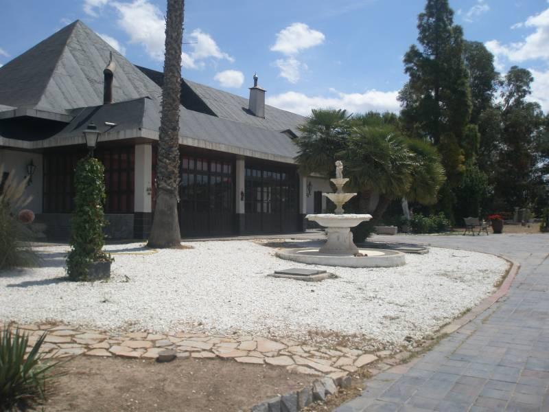 HERMOSAS CASAS ADOSADAS EN LA MANGA en Elda - Imagen 1