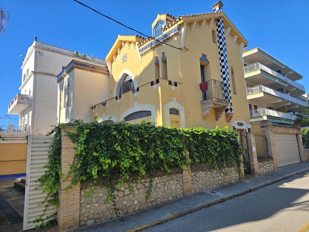 TERRENO RUSTICO A UN KILOMETRO DE ELCHE en Vilanova i la Geltrú - Imagen 1